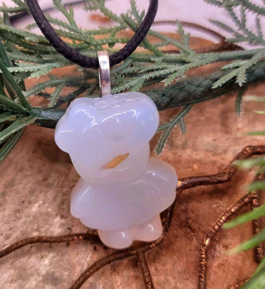 Adorable Nature Agate Hand Carved Peppa Pig Pendant Necklace.