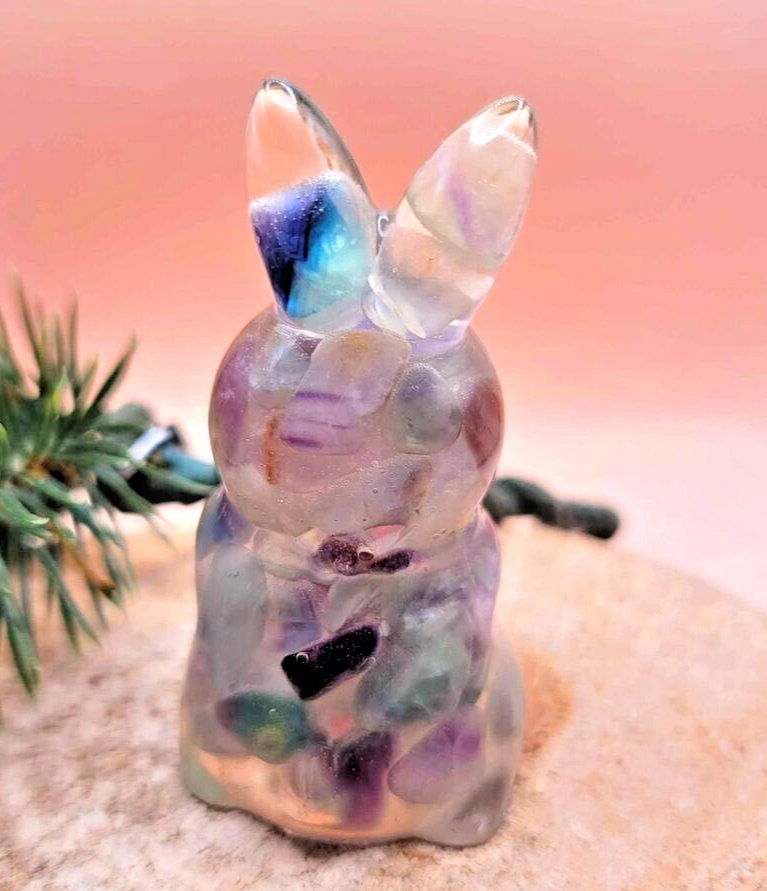 Nature Crystal Chip Resin Blessing Rabbit Figure Decor
