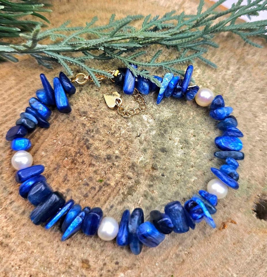 Nature Blue Kyanite Chips White Pearl Adjustable Bracelet