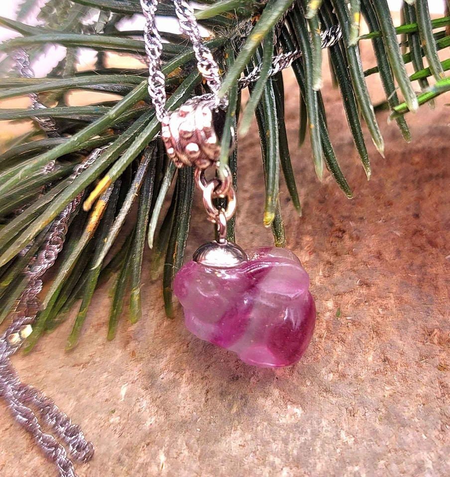 Adorable Nature Purple Fluorite Hand Carved Rabbit Pendant Necklace