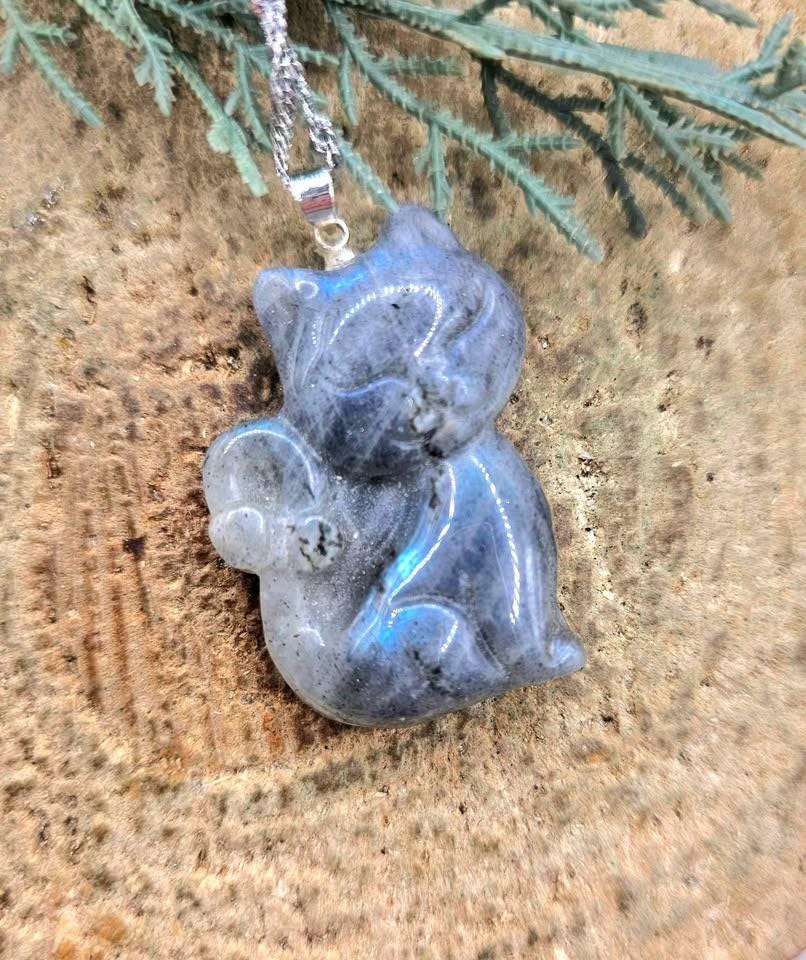 Nature Labradorite Strong Flash Relaxing Cat Pendant Necklace