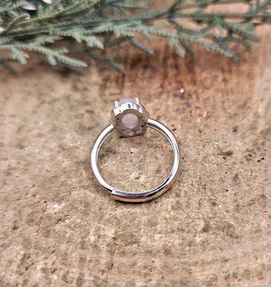 Beautiful Nature White Chalcedony Flower Band Adjustable Ring