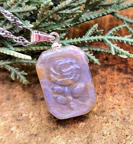 Nature Labradorite Carved Flashy Rose Portrait Pendant Necklace