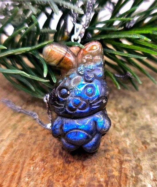 Adorable Nature Labradorite Carved Flashy Rabbit With Flower Pendant Necklace