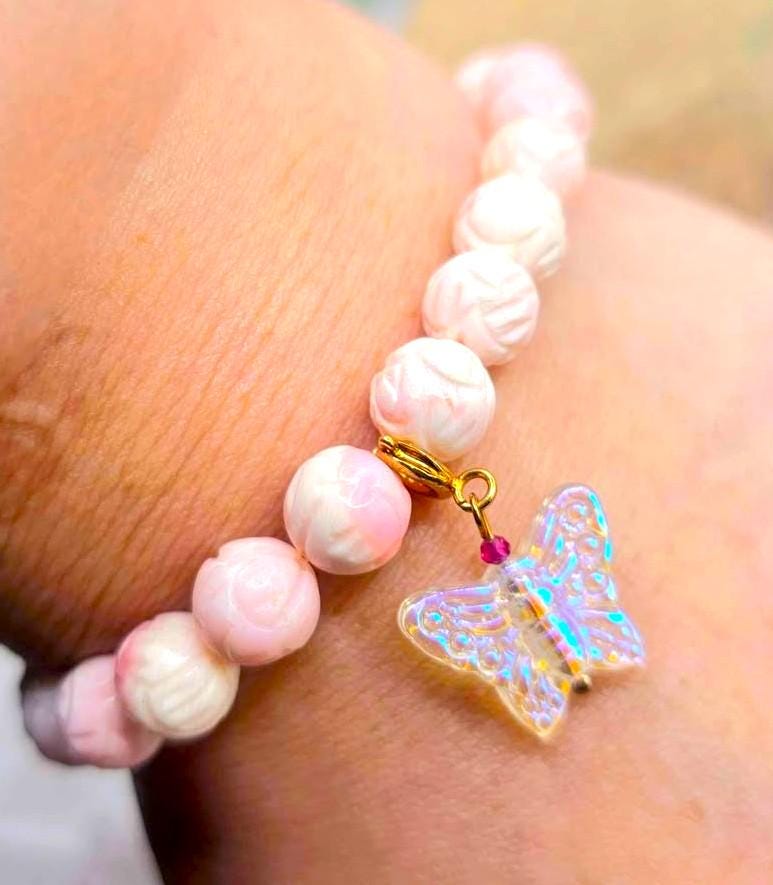 Nature Queen Pink Conch Lotus Carving Bead Butterfly Charm Bracelet