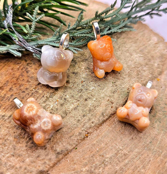 Nature Agate Hand Carved Cute Bear Pendant Necklace