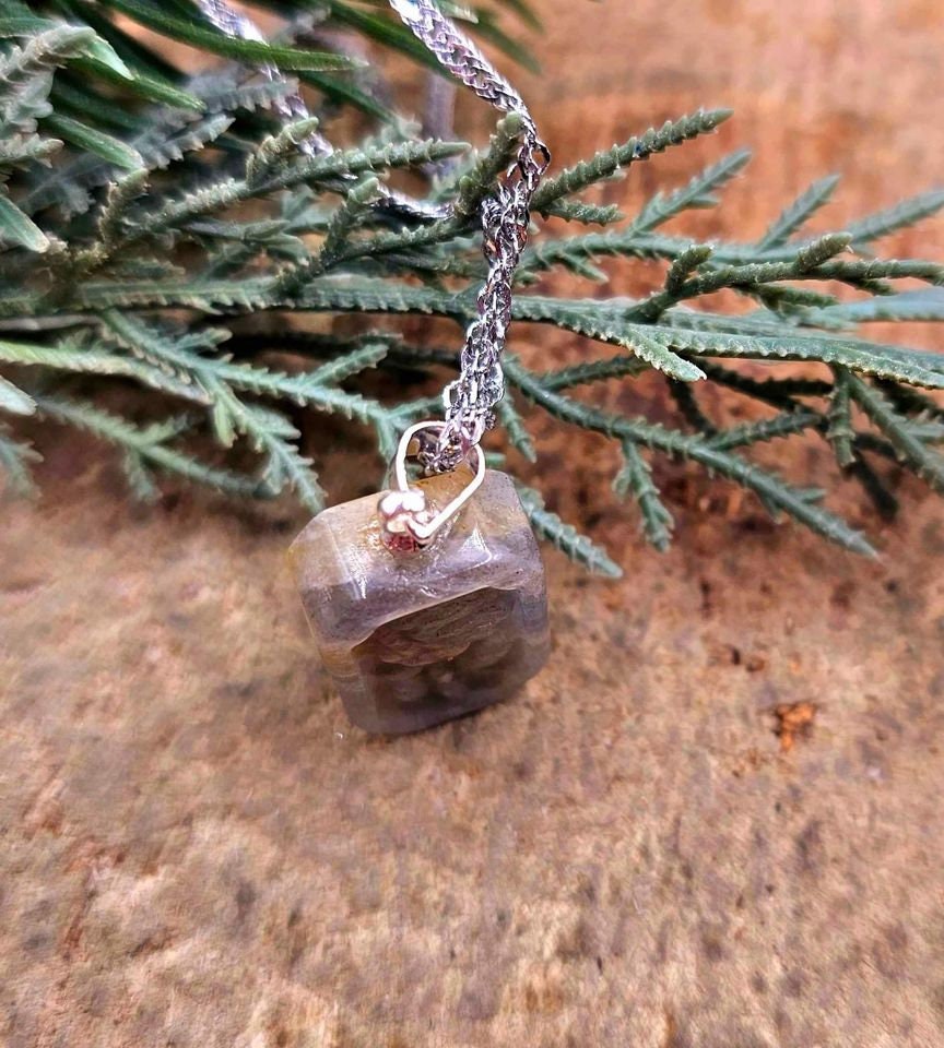 Nature Labradorite Carved Flashy Rose Portrait Pendant Necklace