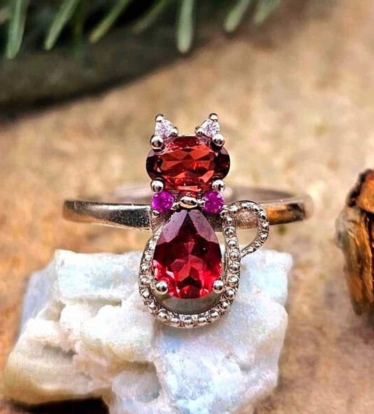 Adorable Nature Red Garnet Gemstone Elegant Cat With Bow S925 Adjustable Ring