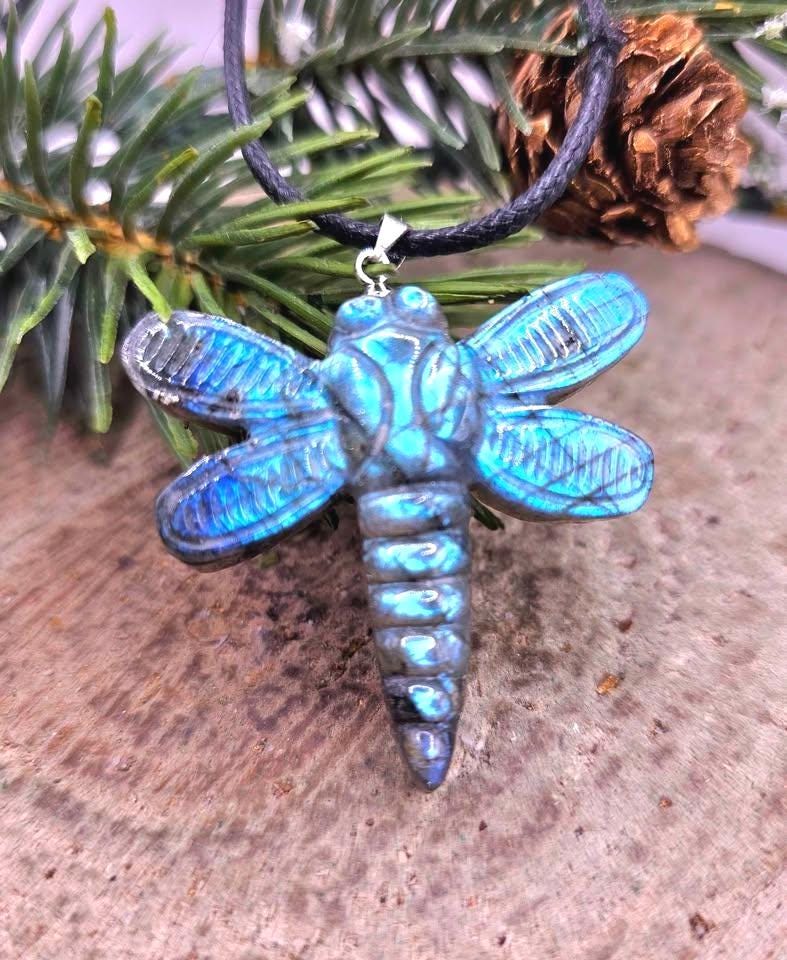 Nature Labradorite Carved Flashy Dragonfly Pendant Necklace
