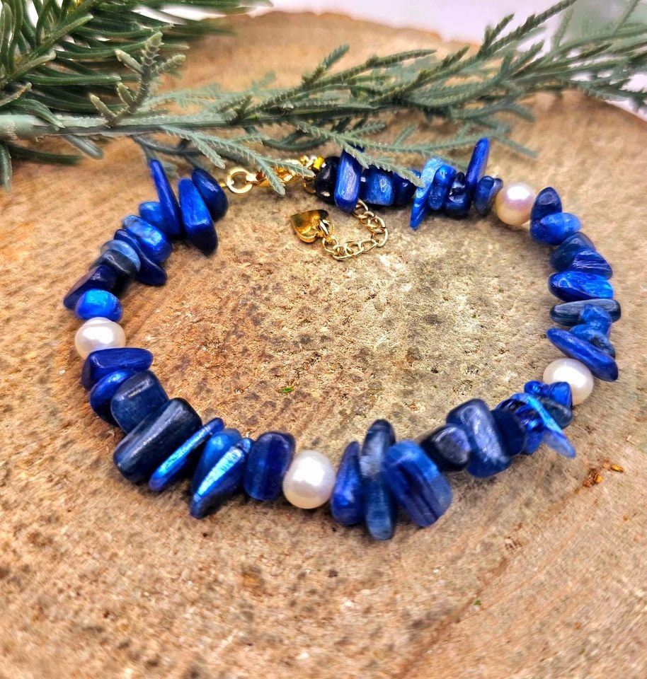 Nature Blue Kyanite Chips White Pearl Adjustable Bracelet