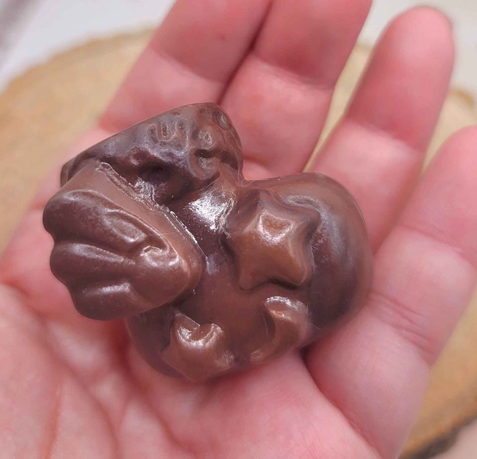Nature Red Jade Stone Hand Carved Magical Stocking Holder