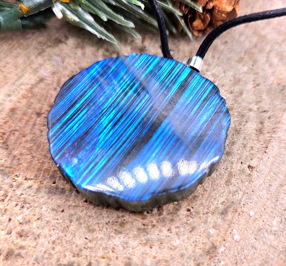 Nature Labradorite Carved Flashy Oriental Dragon Pendant Necklace