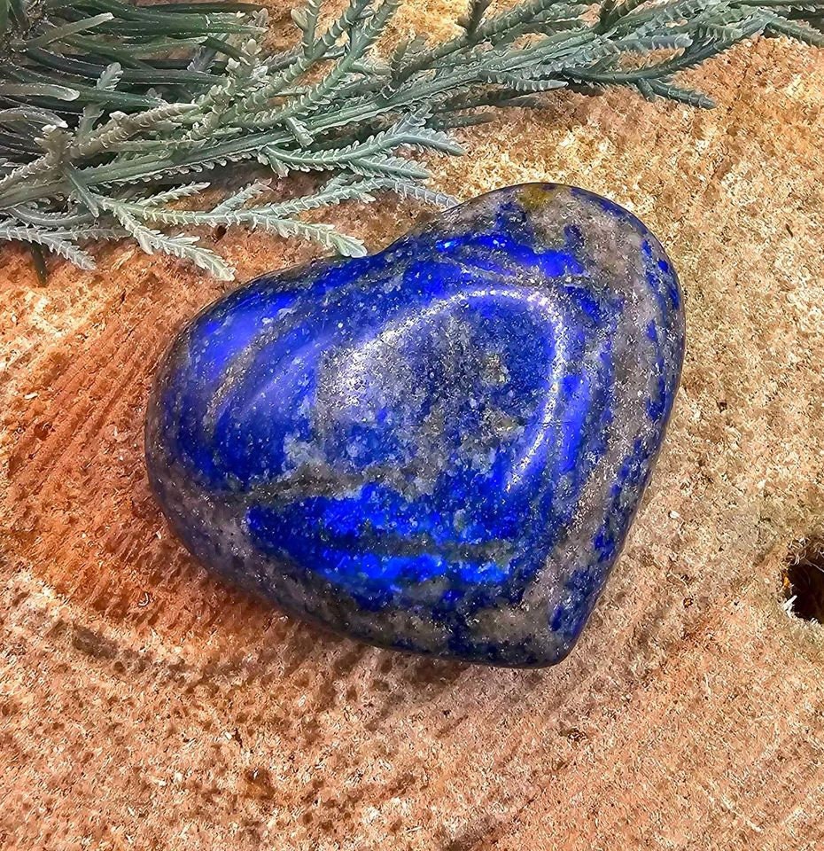 Selection Nature Stone Carved Heart Palm Stones Decor