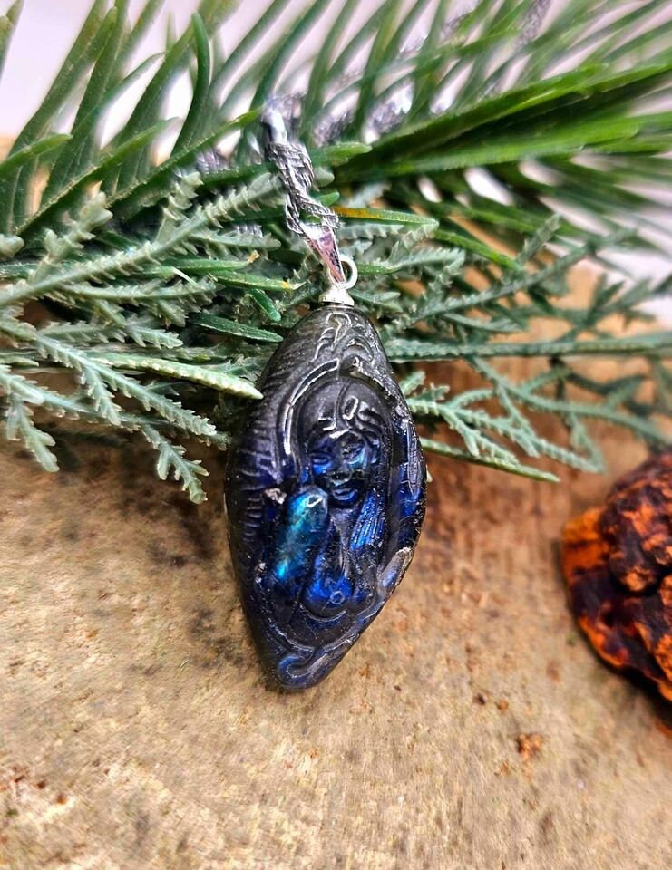 Nature Labradorite Carved Flashy Origin Of Life Pendant Necklace