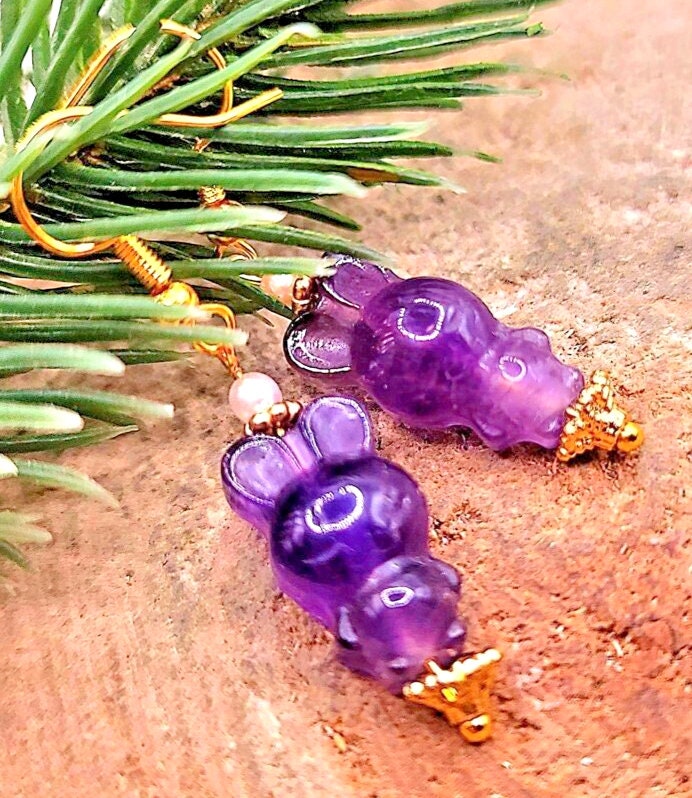 Adorable Nature High Quality Amethyst Hand Carved Sleepy Rabbit Earring