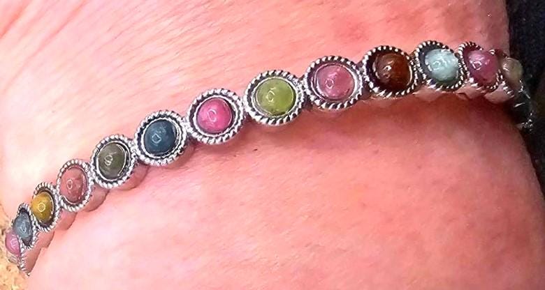 Multi Colors Mixed Nature Crystal Stones e Bangle
