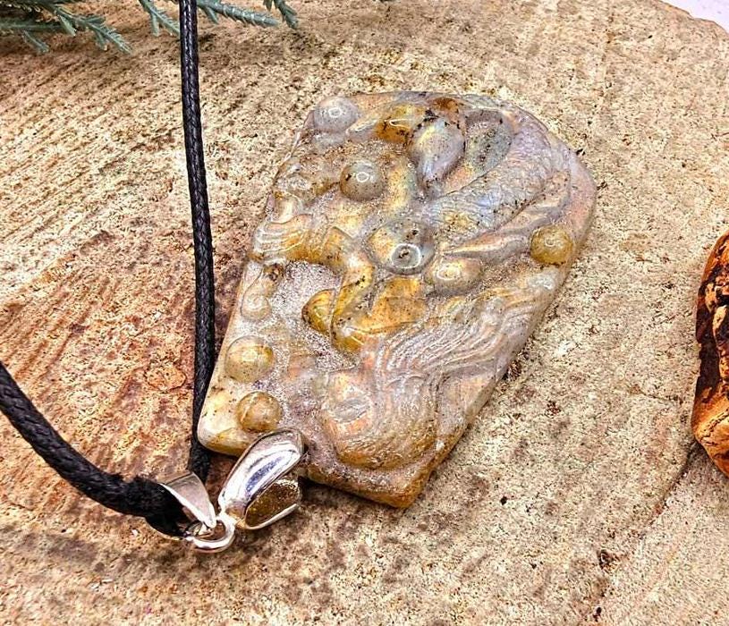 Beautiful Nature Labradorite Flashy Big Mermaid Pendant Necklace