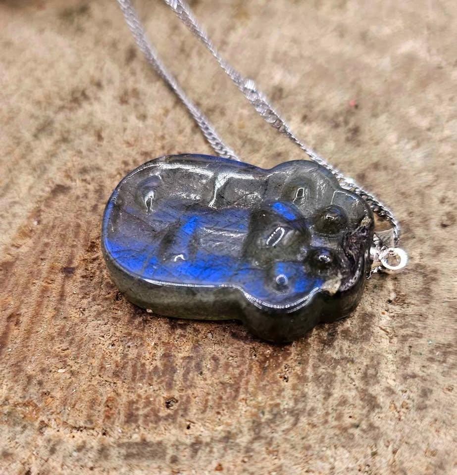 Nature Labradorite Carved Flashy Lucky Cat Paw Pendant Necklace
