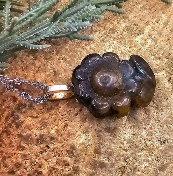 Adorable Nature Labradorite Happy Sunflower Pendant Necklace
