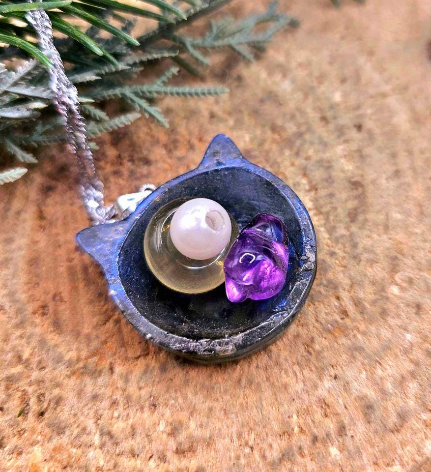 Nature Labradorite Carved Flashy Cat Dish Pendant Necklace.