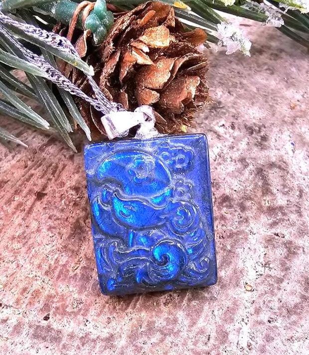 Nature Labradorite Carved Flashy Nine Tails Fox Pendant Necklace