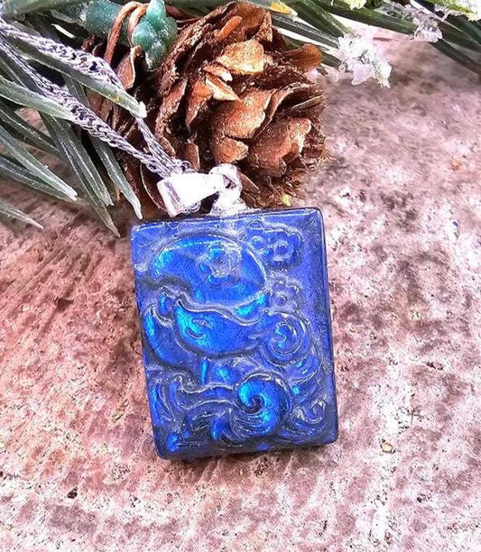 Nature Labradorite Carved Flashy Nine Tails Fox Pendant Necklace