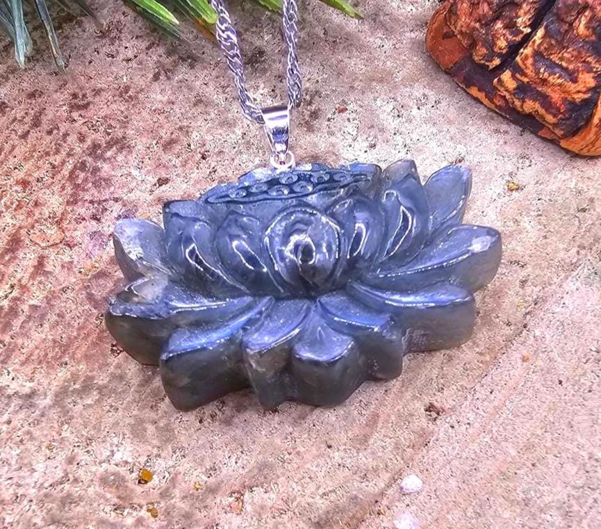Nature Labradorite Carved Flashy Lotus Flower Pendant Necklace