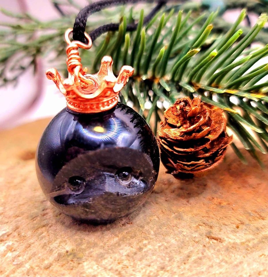 Adorable Nature Black Obsidian Hand Carved Hedge Rose Gold Crown Pendant Necklace
