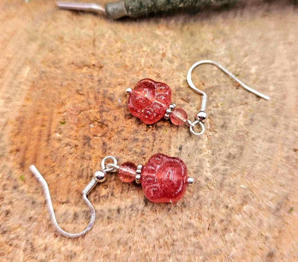Adorable Nature Sparking Strawberry Quartz Hand Carved Paw S925 Earring