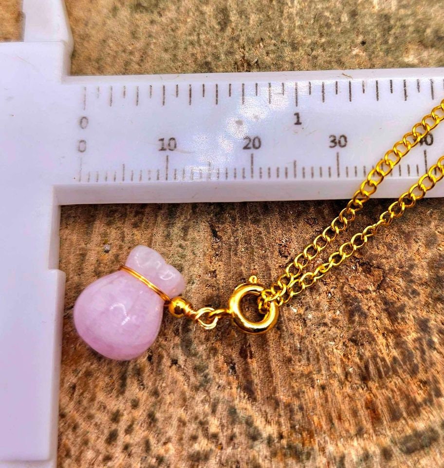 Beautiful Purple Kunzite Carved Blessing Coinbag Pendant Necklace