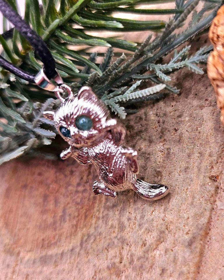 Cute NatureTourmaline Sneaky Cat Pendant Necklace