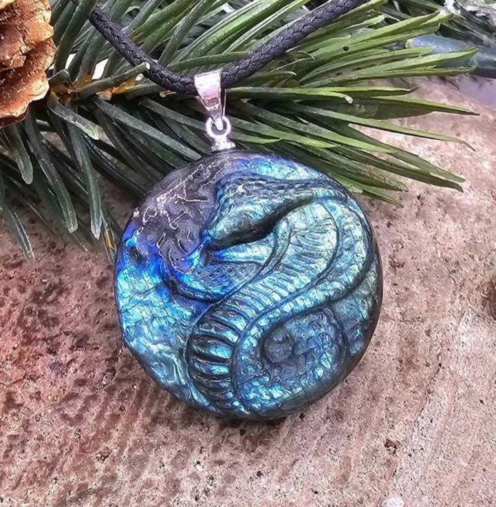 Nature Labradorite Snake Cobra Pendant Necklace