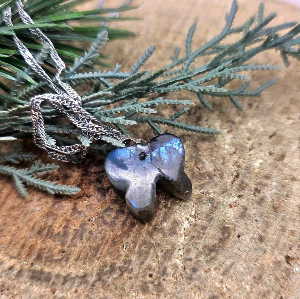 Nature Labradorite Flashy Cute Ribbon Pendant Necklace