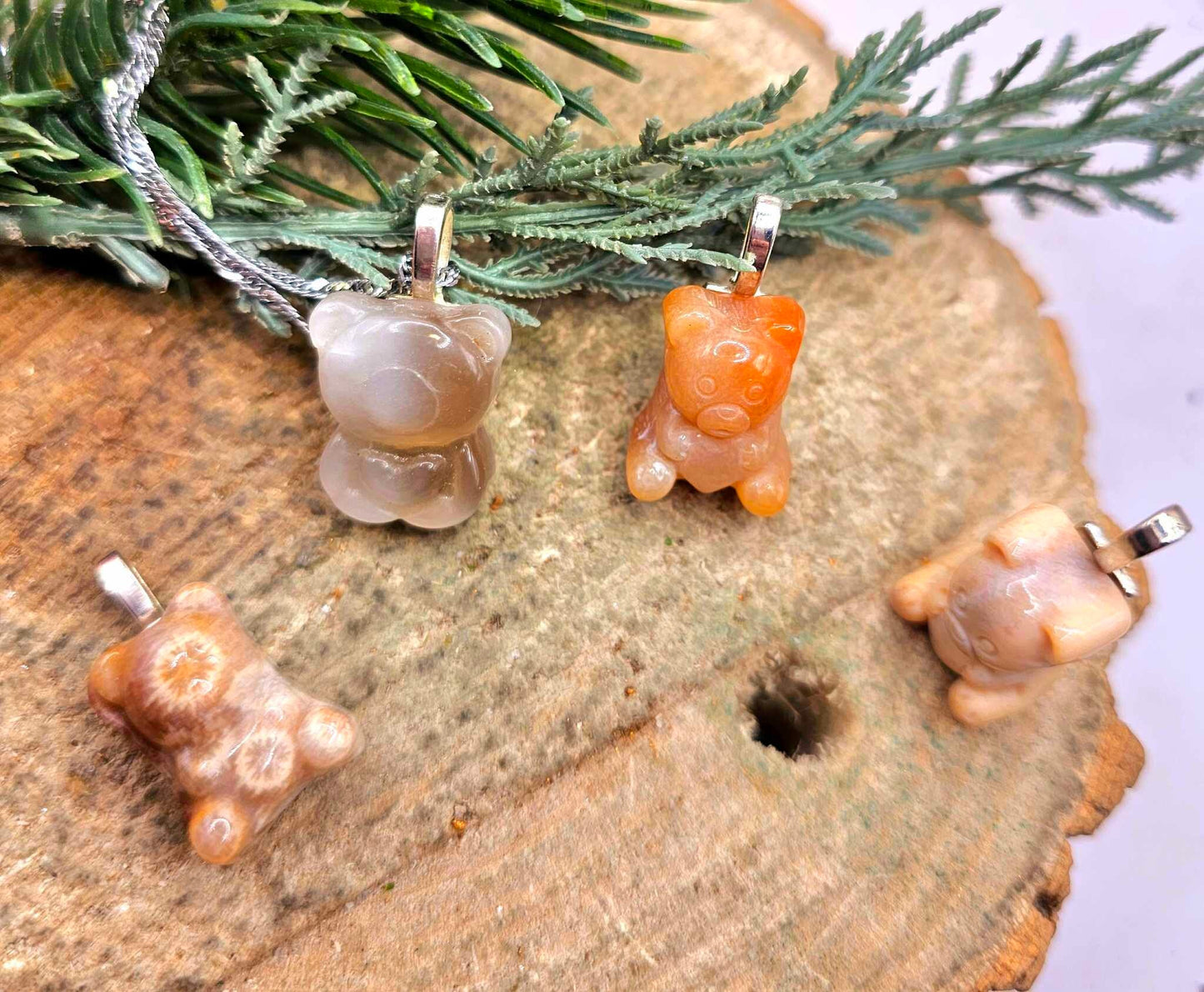 Nature Agate Hand Carved Cute Bear Pendant Necklace