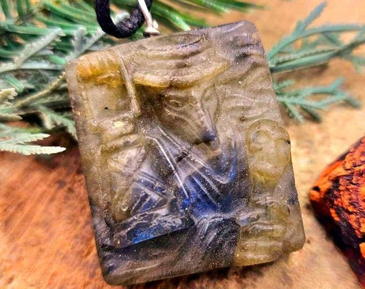 Unique Nature Labradorite Flashy Carved Crossover Boatman Pendant Necklace