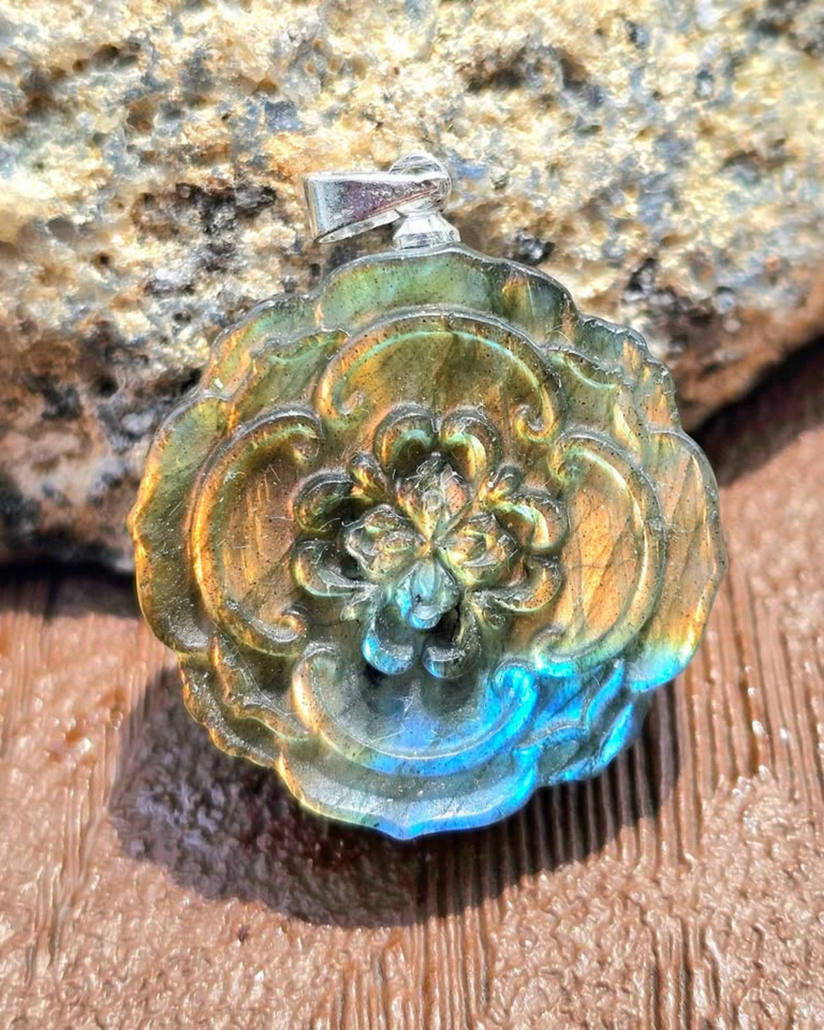 Natural Labradorite Floral Pendant Necklace