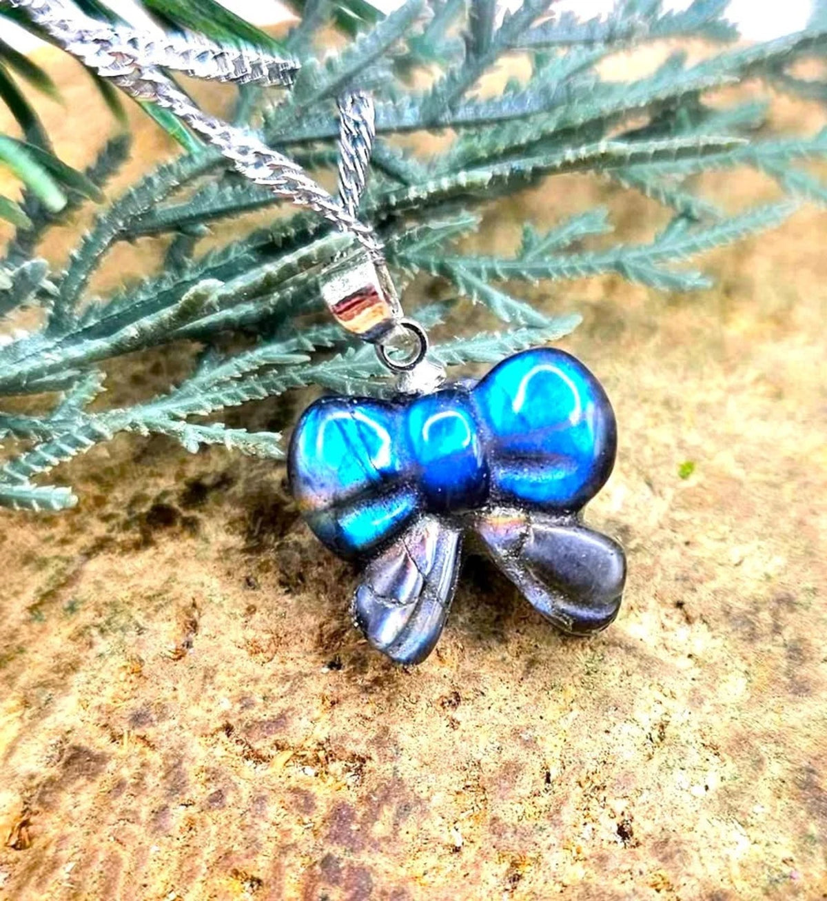 Natural Labradorite Flashy Cute Ribbon Pendant Necklace HD