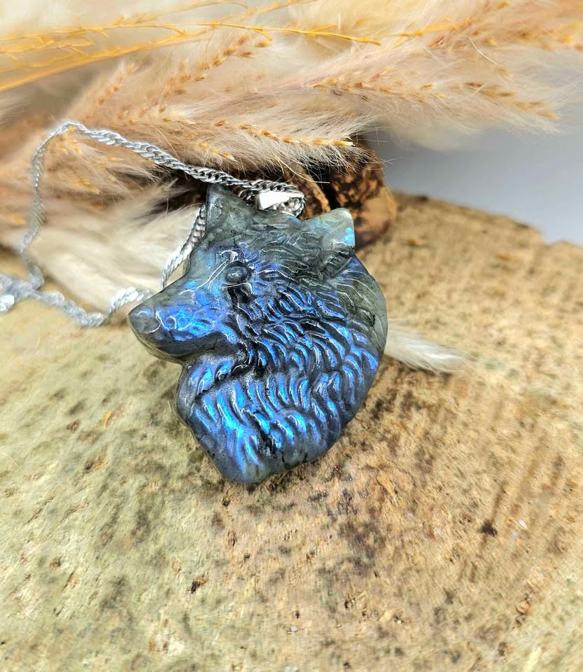 Nature Labradorite Carved Wolf head Pendant Necklace